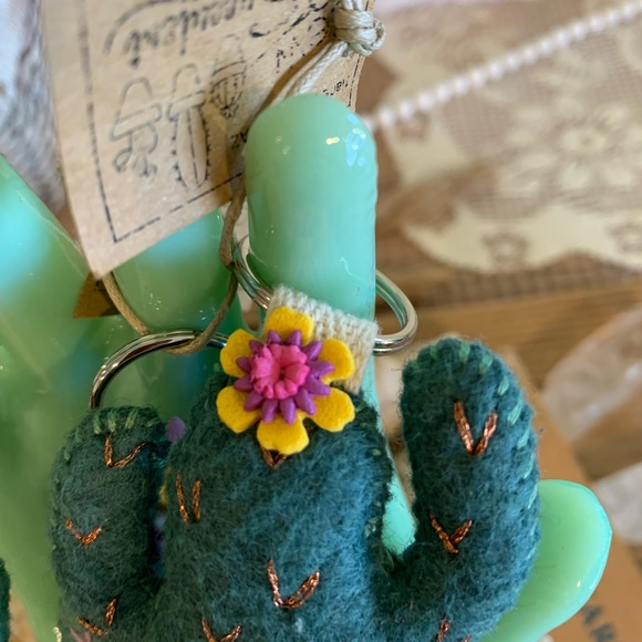 Pair of Cactus Keychains 🌵 - Picture 7 of 7
